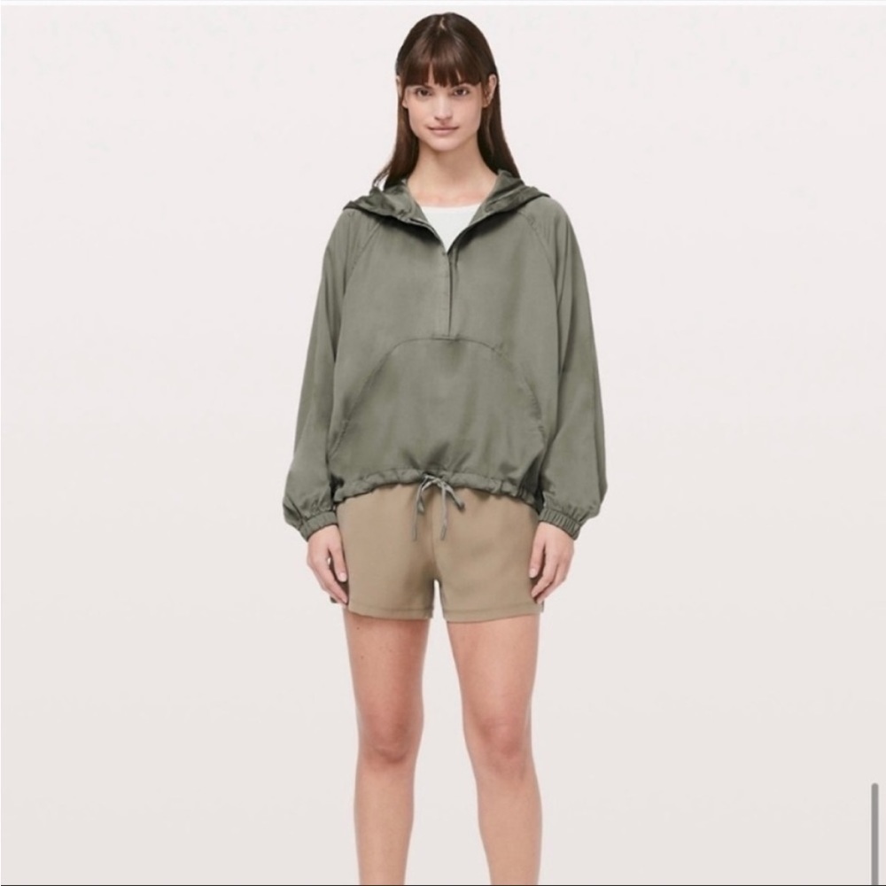 Lululemon- City Stroll Hoodie in Grey Sage